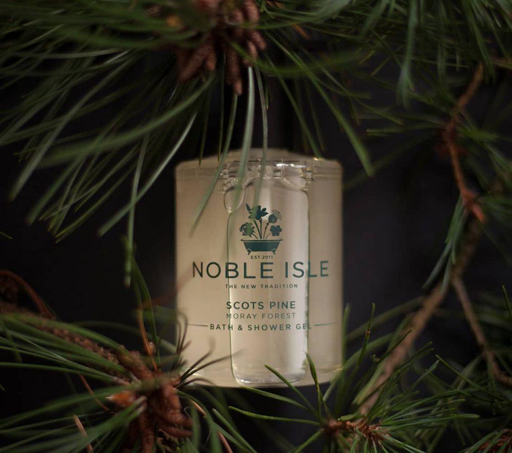 Pinewood Luxury Scented Candle Noble Isle